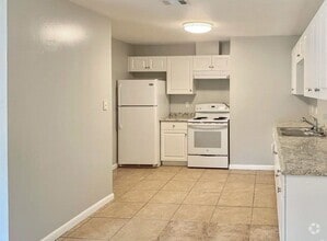 Building Photo - 6105 SW 10th Pl