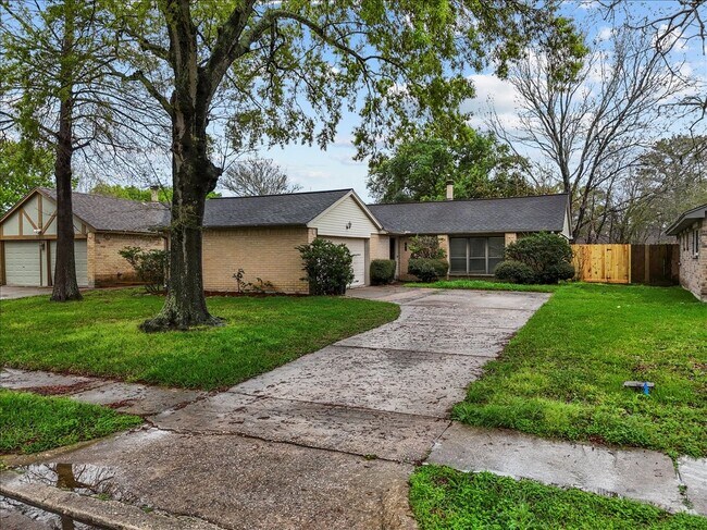 Building Photo - 2823 Forest Point Dr