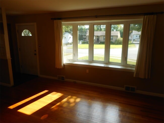 Foto del edificio - 117 Anderson Ave