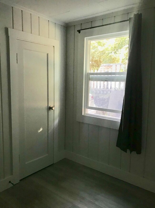 Building Photo - 115 N Jackson St