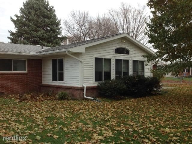 Building Photo - 3 br, 1.5 bath House - 2016 Firlawn Dr