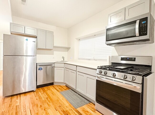Foto del edificio - 1637 W 18th St
