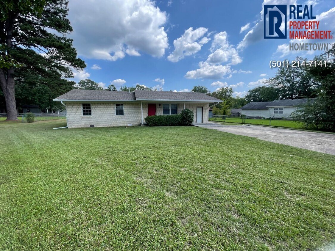 Primary Photo - 2415 N Lakeview