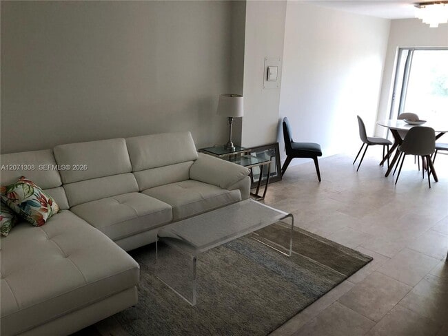 Foto del edificio - 7801 NE 4th Ct