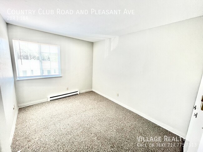 Foto del edificio - 605 Country Club Rd