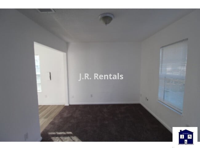 Foto del edificio - 503 W Washington Ave