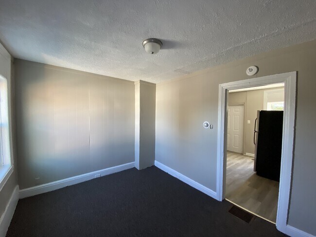 Building Photo - 209 Green St