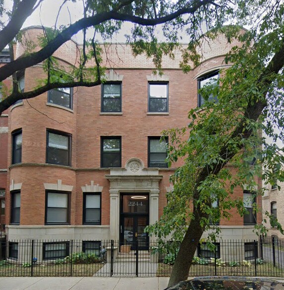 Foto principal - 2244 N Kenmore Ave