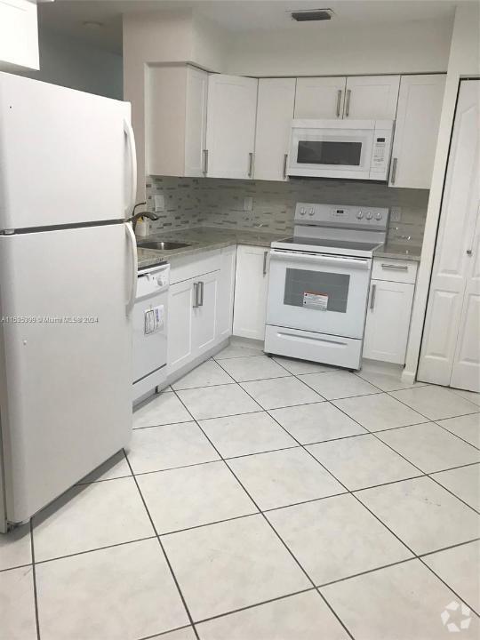Lake Forest Gated Apartments for Rent West Park, FL 1 Rentals