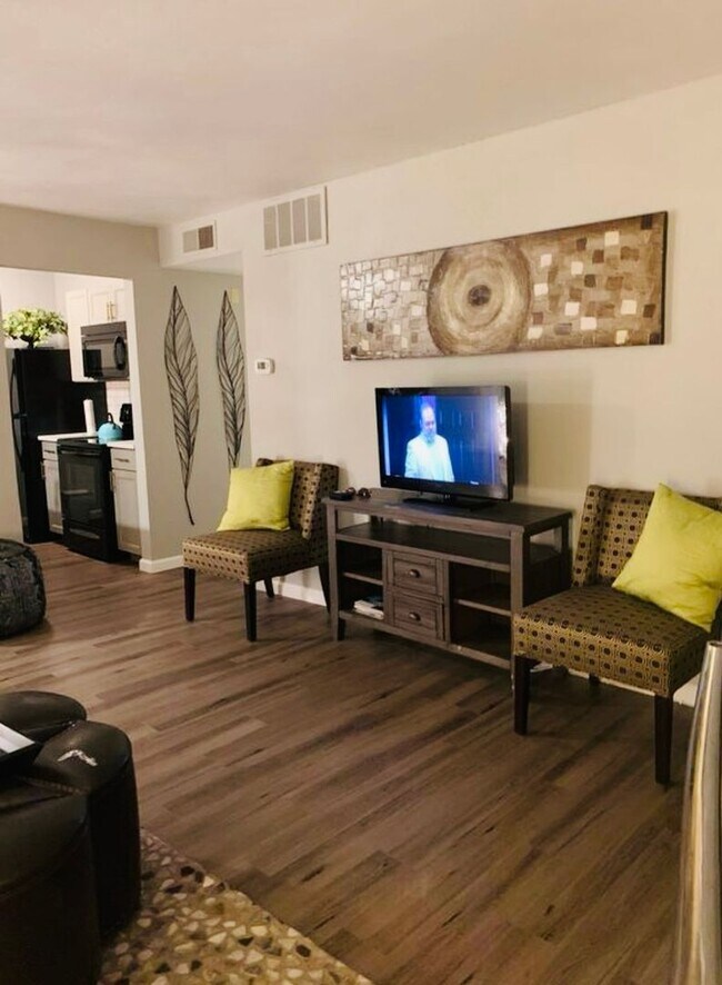 Building Photo - Charming 2BR Townhome in Marysville