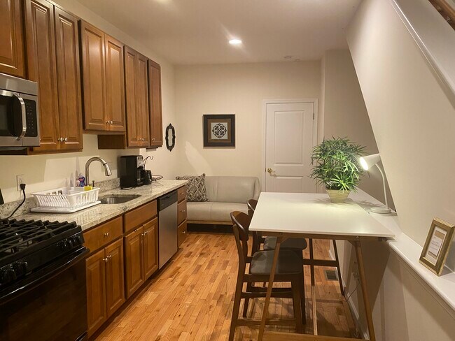 Foto del edificio - 427 N Holly St