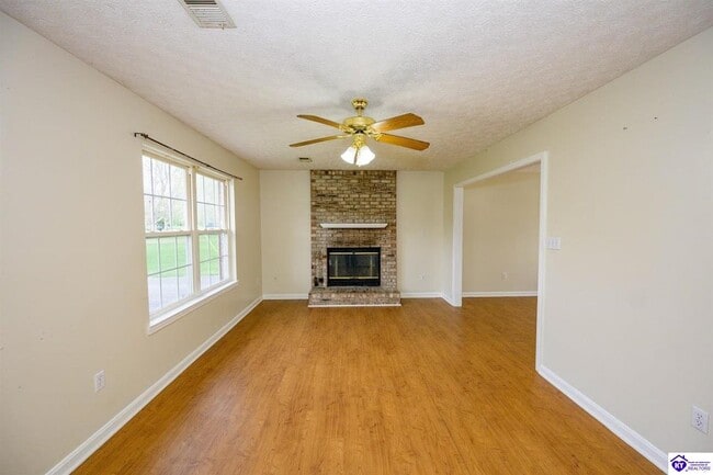 Building Photo - 1112 Lincoln Dr