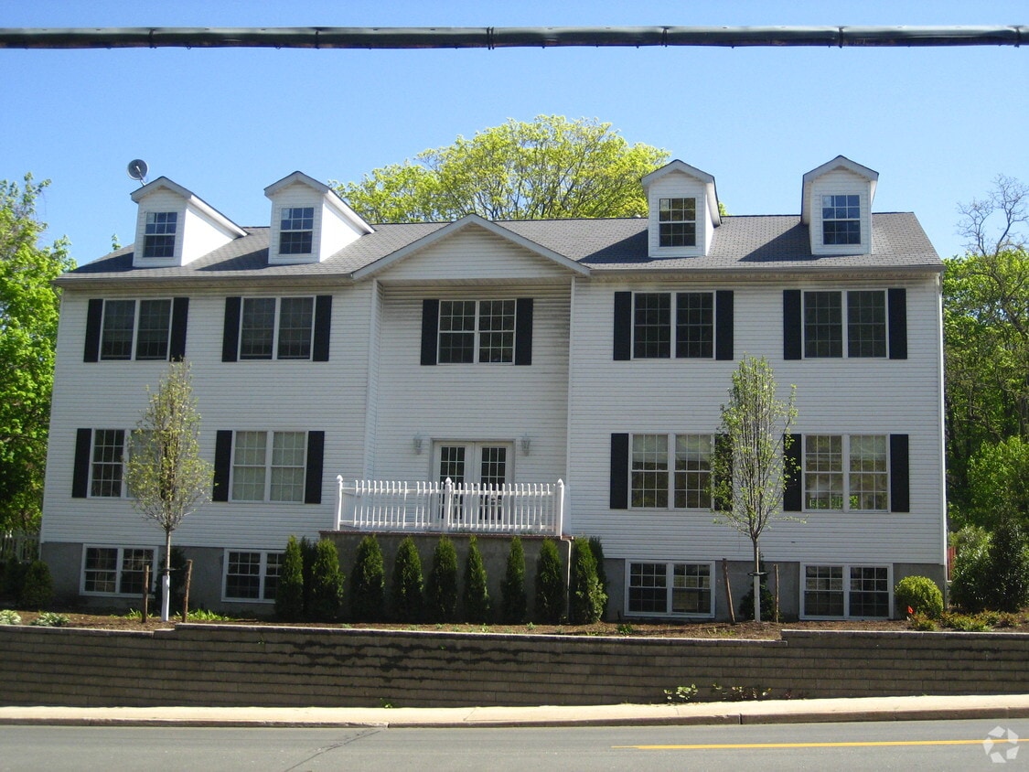 Building Photo - 1217 Main St