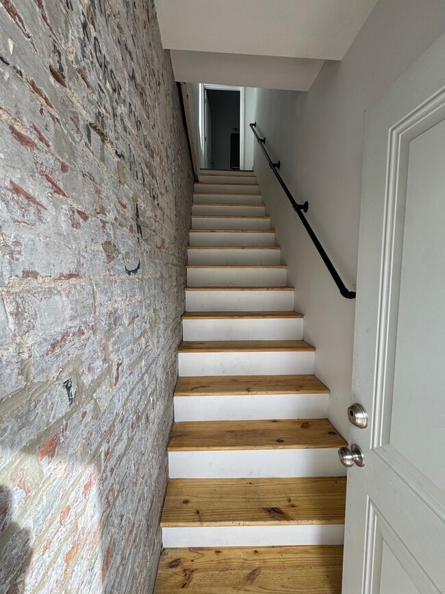 Photo - 839 S Jackson St Apartment