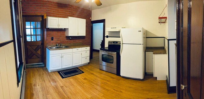 Foto del edificio - 1315 N George St