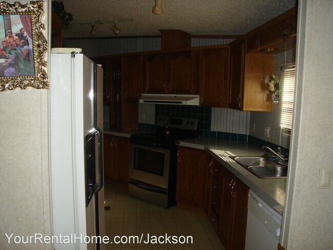 Building Photo - 3 br, 2 bath House - 29 Greenview Dr