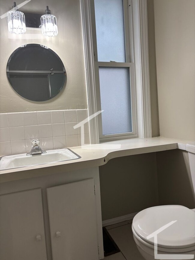 Building Photo - HUge 7 bed in Allston