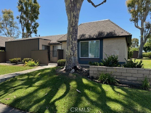 Primary Photo - 1200 E Bell Ave