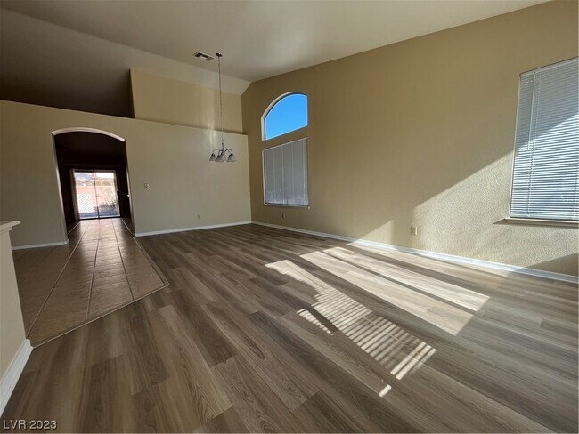 Building Photo - 4800 Courtfield Cir