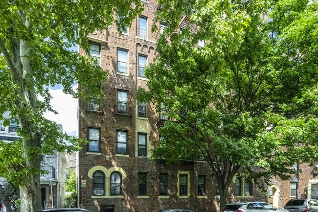 Building Photo - 255 79th St