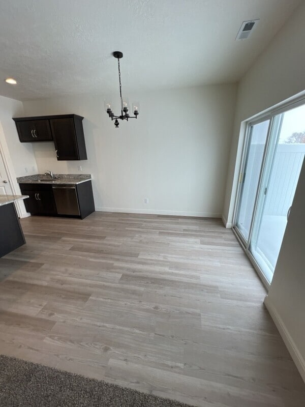 Building Photo - 250 1200 S