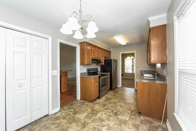 Foto del edificio - 208 Colchester Dr