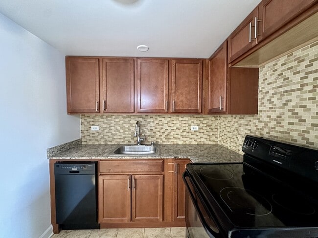 Building Photo - 7626.5 N Milwaukee Ave