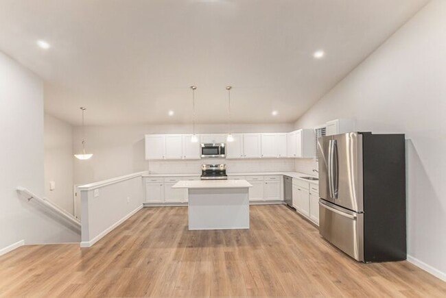Building Photo - 11330 Foxway Dr