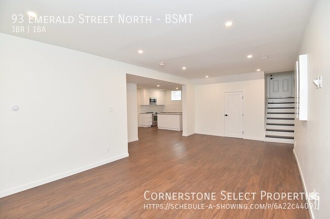 Photo du bâtiment - 93 Emerald St N