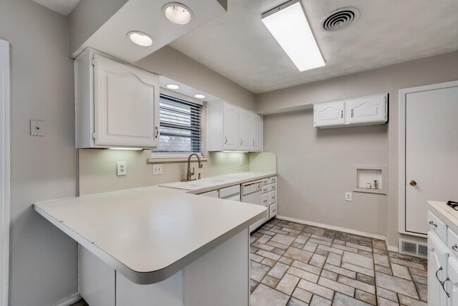 Foto del edificio - 2605 W Walnut St