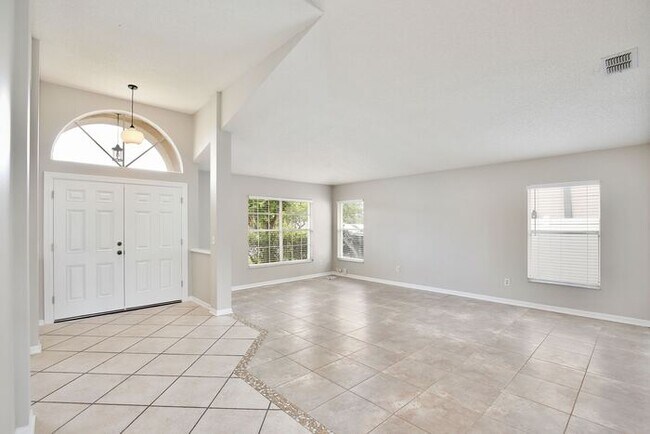 Foto del edificio - Stunning 3/2 Home with a Spacious 2 Car Ga...