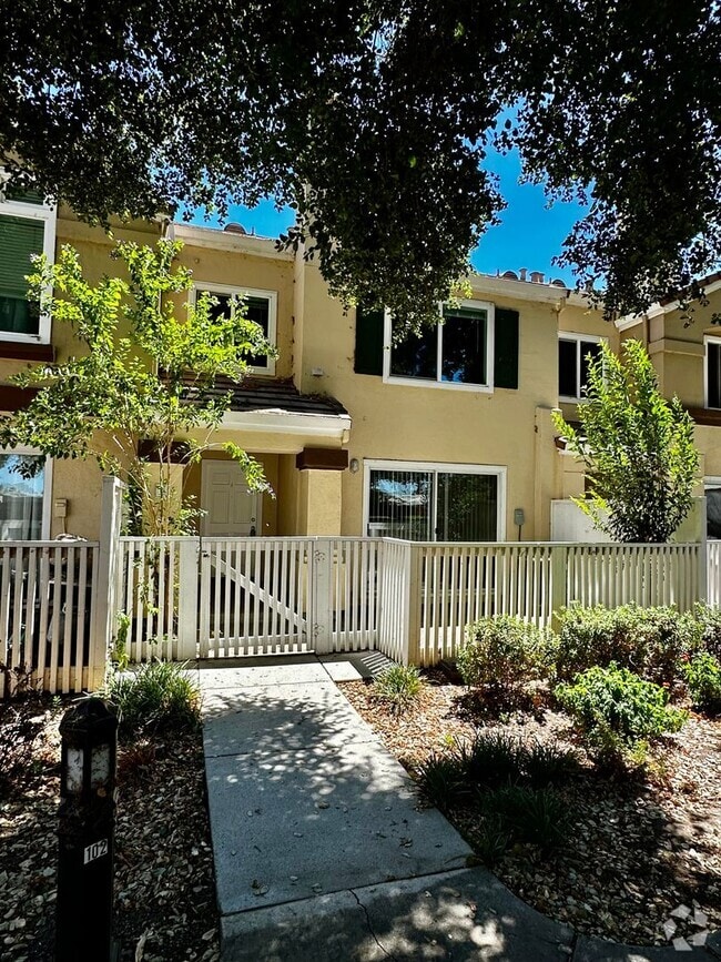 Building Photo - 6917 Rodling Dr