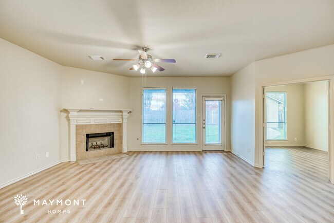 Foto del edificio - 8318 Terrace Brook Dr