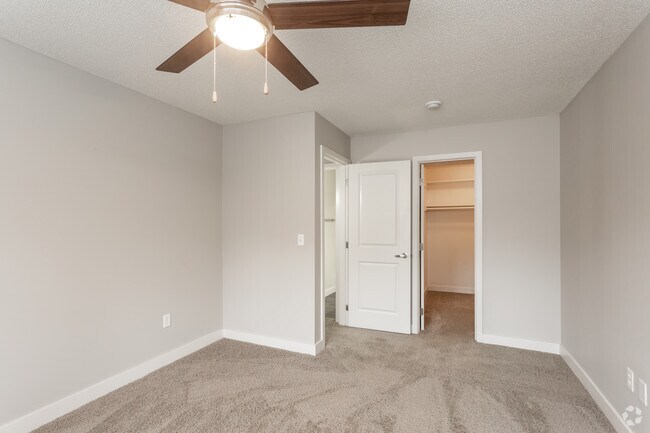1BR Oxford - Bedroom - Windsor Square by Broadmoor