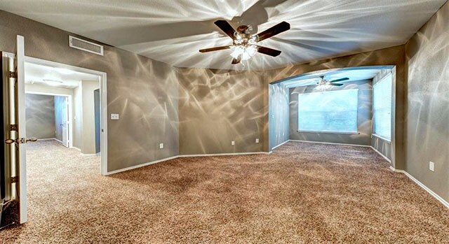 Foto del edificio - 670 Louis Henna Blvd