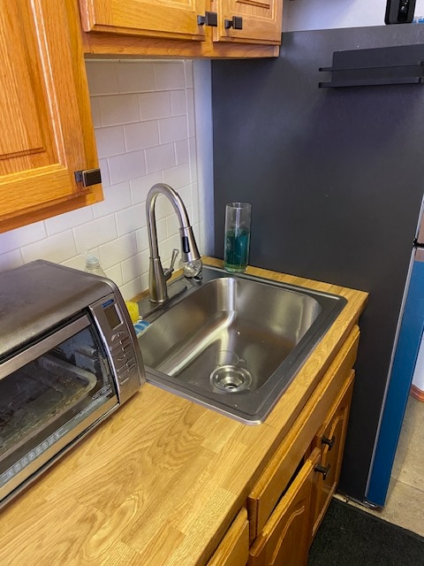 Photo - 939 Putnam Ave Apartment