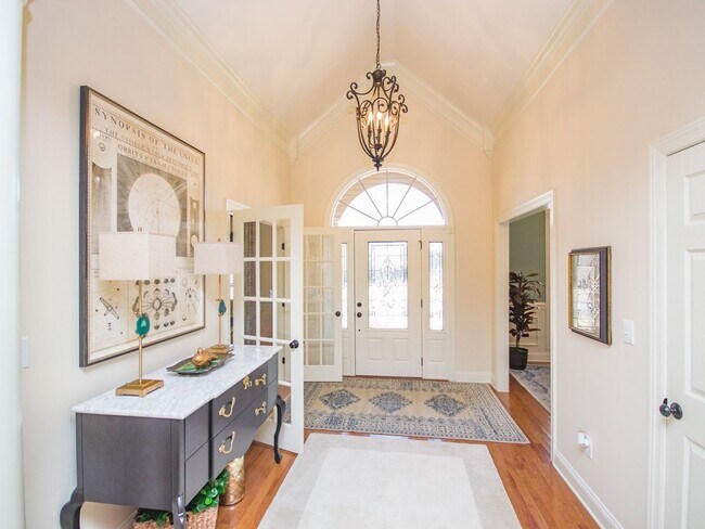 Foto del edificio - Lake Forest Subdivision. Enjoy all the amenities!