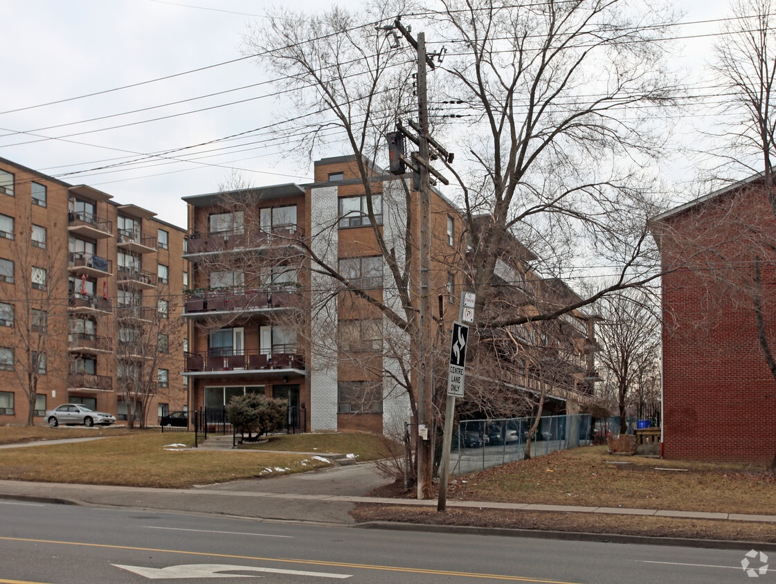 Photo du bâtiment - 815 Kennedy Rd