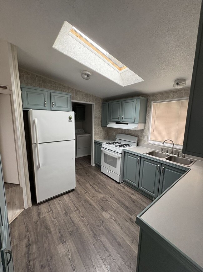 Foto del edificio - Remodeled Three Bed Two Bath