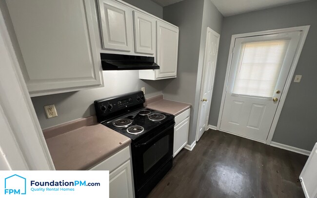 Foto del edificio - 4529 Longtree Ave