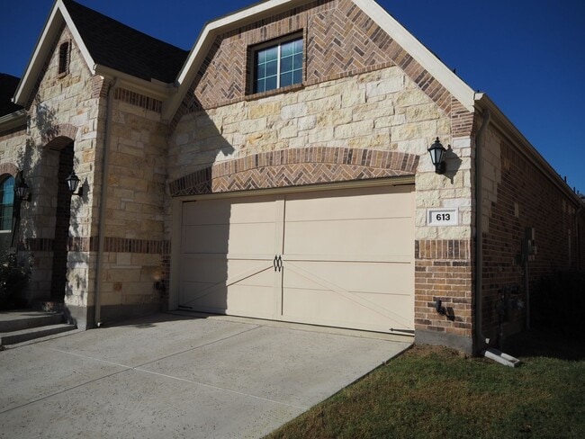 Building Photo - 3 Bed 2.5 Bath Home in Argyle's Waterbrook...