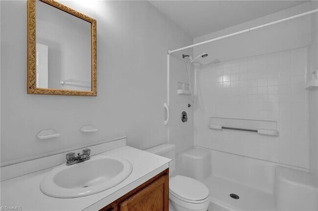 Foto del edificio - 205 N Rotary Dr