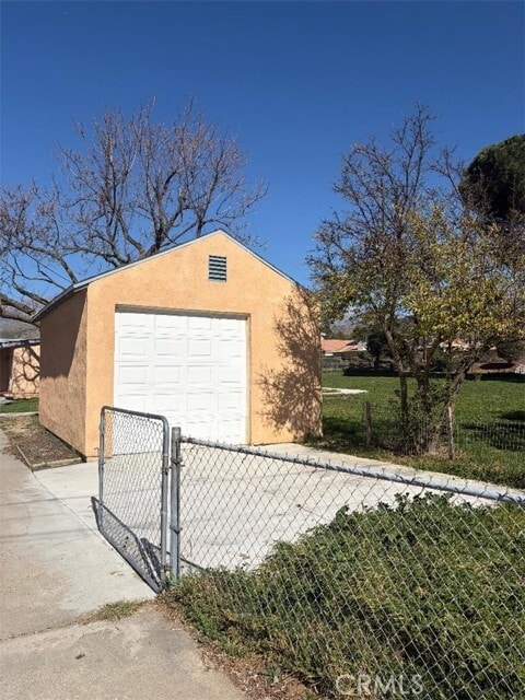 Building Photo - 10803 Bellflower Ave