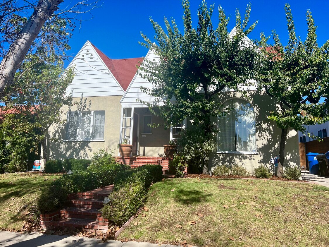 Primary Photo - 6329 Drexel Ave