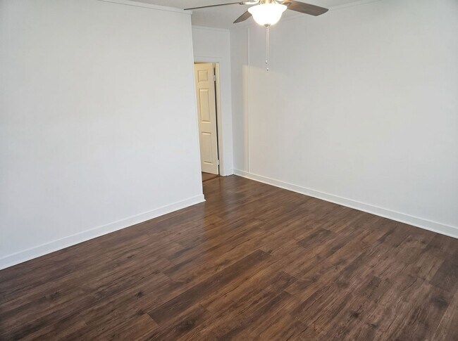 Building Photo - 1347 E Trigg Ave