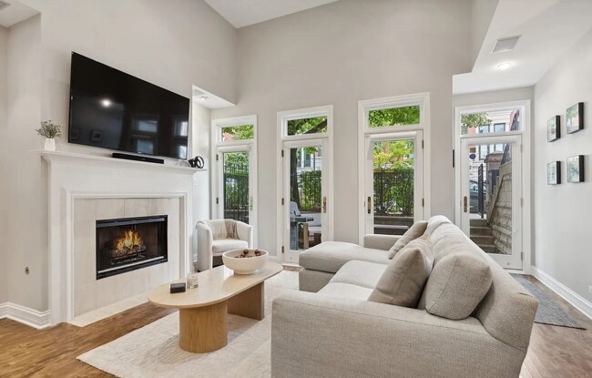 Building Photo - Comfortable and Spacious Rental Opportunity