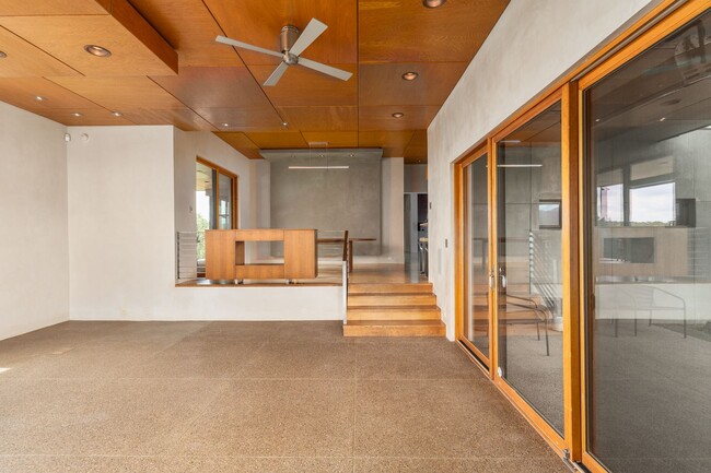 Building Photo - 875 Camino Francisca