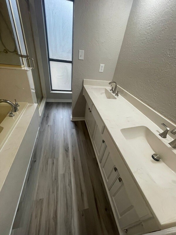 Foto del edificio - 133 Timber Ridge Dr