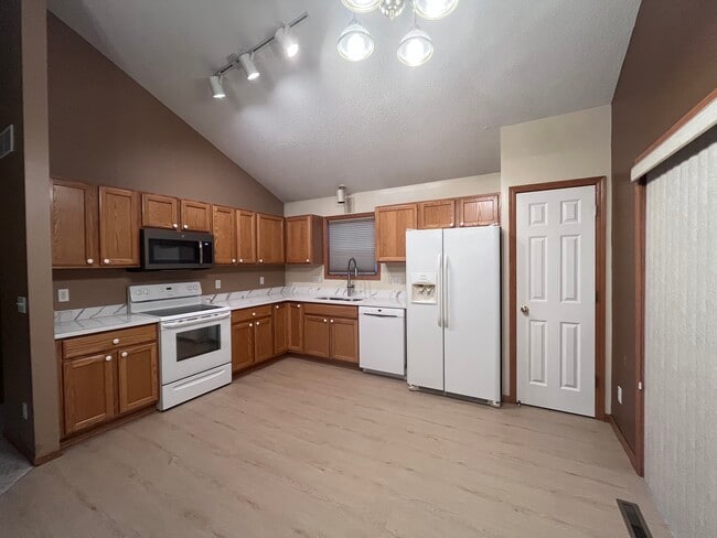 Building Photo - 7483 Hampton Ln