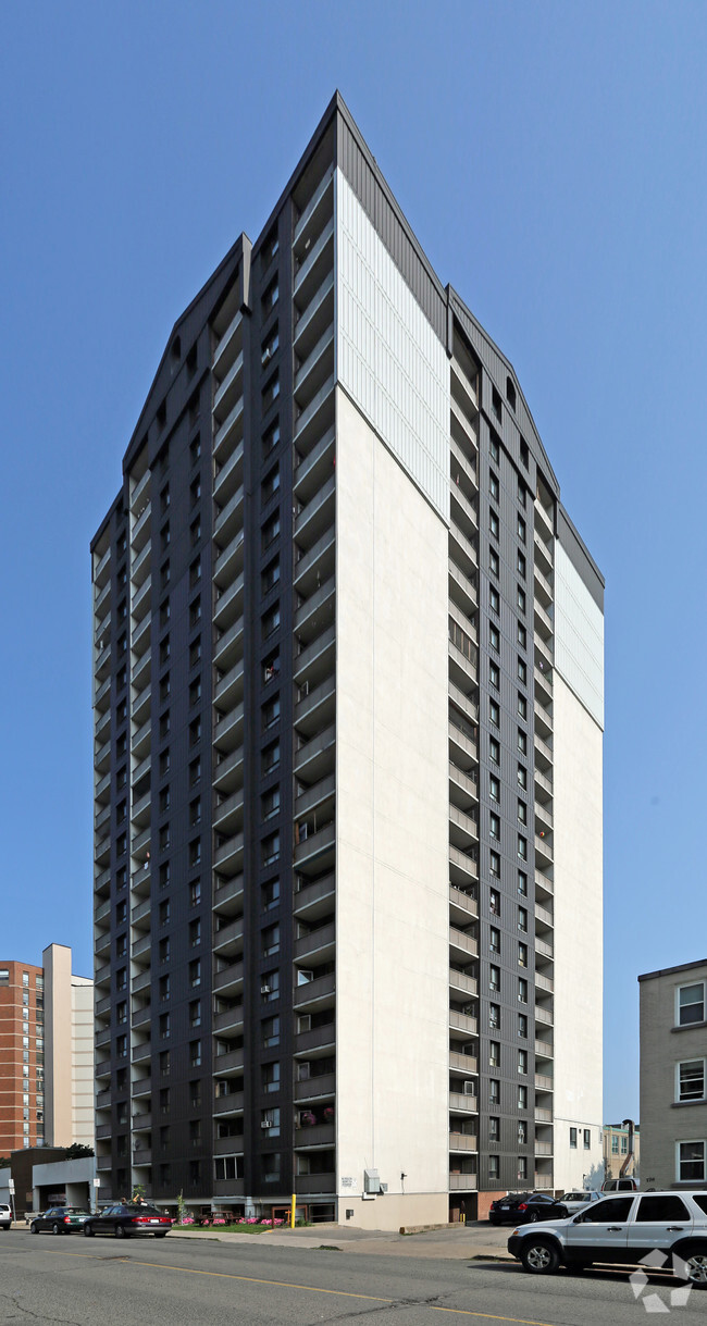 Primary Photo - 200 Jackson St W